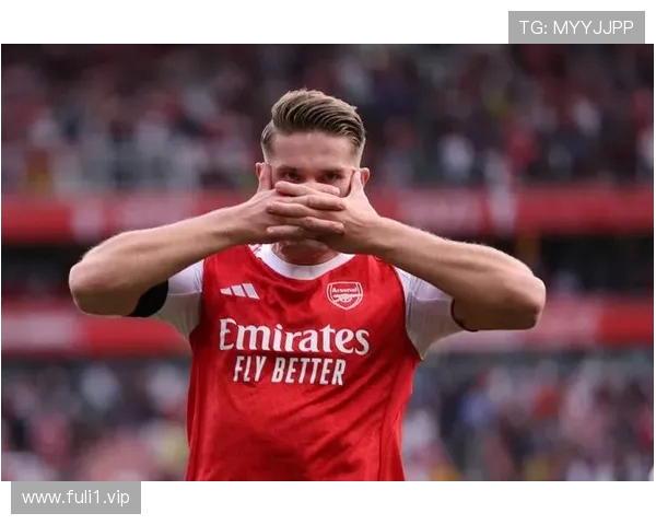 阿森纳全队热烈欢迎哲凯赖什首次加入队内训练展现出色实力