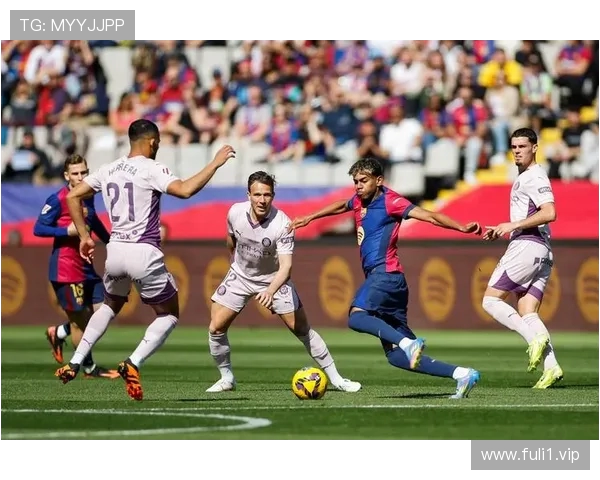 莱万梅开二度亚马尔制造乌龙助攻巴萨4比1大胜赫罗纳豪取西甲九连胜 莱万梅开二度亚马尔制造乌龙助攻巴萨4比1大胜赫罗纳豪取西甲九连胜