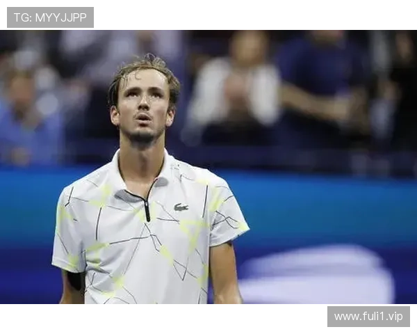 德约科维奇鏖战阿尔卡拉斯上演巅峰对决美网男单半决赛精彩集锦 德约科维奇鏖战阿尔卡拉斯上演巅峰对决美网男单半决赛精彩集锦